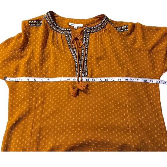 DR2 Blouse Peasant Top XL Flowy Artsy Boho Embroidery Golden Career Office Event - Picture 4 of 13